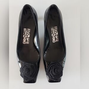 Ferragamo Black Patent Leather Square Toe Mod style Kitten Heel Size 6.5